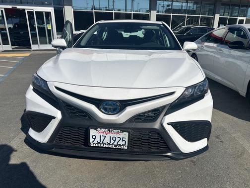 2024 Toyota Camry Hybrid SE