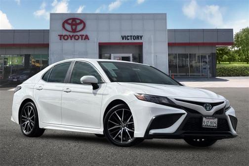 2024 Toyota Camry Hybrid SE