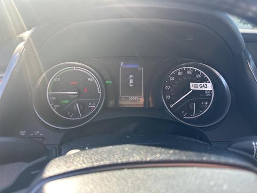 2024 Toyota Camry Hybrid SE