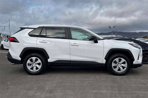 2024 Toyota RAV4 LE