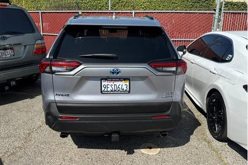 2022 Toyota RAV4 Hybrid XLE
