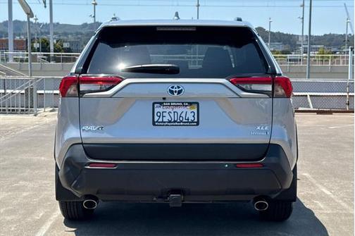 2022 Toyota RAV4 Hybrid XLE