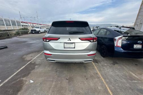 2024 Mitsubishi Outlander SE 2.5 S-AWC