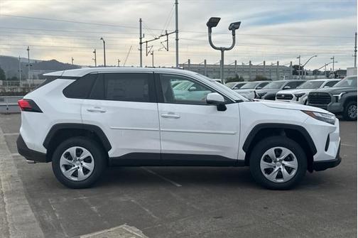 2025 Toyota RAV4 LE