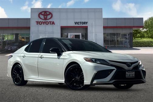 2024 Toyota Camry Hybrid SE