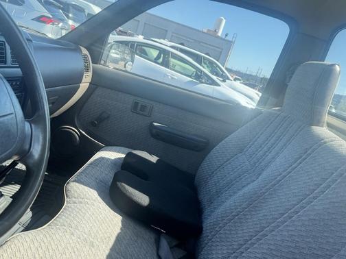 1996 Toyota Tacoma Base