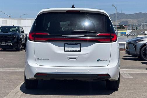 Bright White Clearcoat 2024 Chrysler Pacifica Hybrid Select