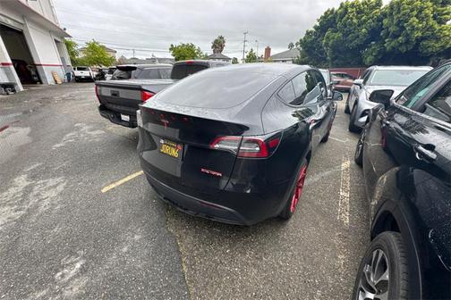 2023 Tesla Model Y Long Range Dual Motor All-Wheel Drive