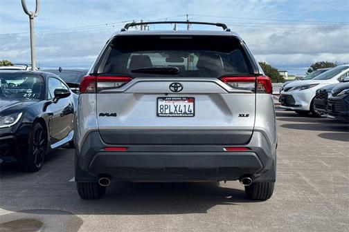 2020 Toyota RAV4 XLE