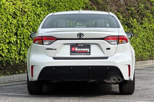 Wind Chill Pearl 2026 Toyota Corolla SE