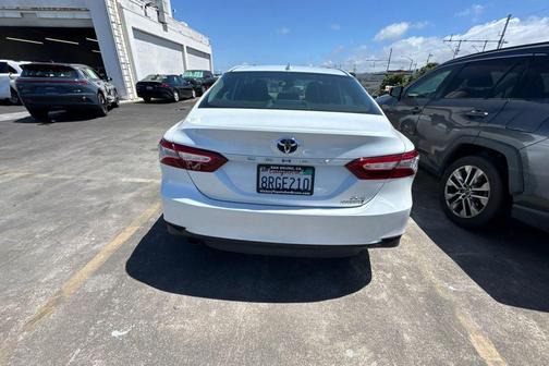 Wind Chill Pearl 2020 Toyota Camry Hybrid XLE