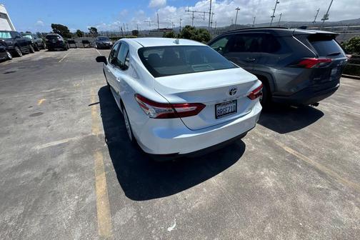 Wind Chill Pearl 2020 Toyota Camry Hybrid XLE