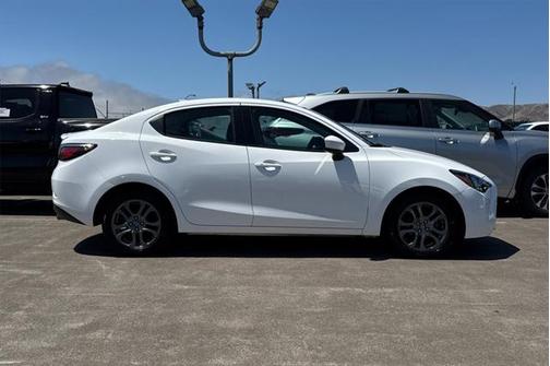 2019 Toyota Yaris Sedan LE