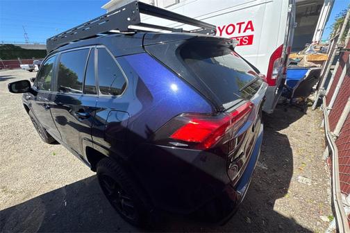 2021 Toyota RAV4 Hybrid SE