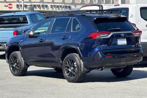 2021 Toyota RAV4 Hybrid SE