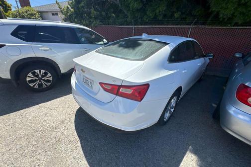 Summit White 2024 Chevrolet Malibu FWD 1LT