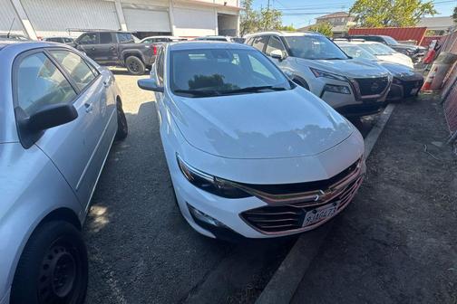 Summit White 2024 Chevrolet Malibu FWD 1LT