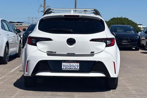 Ice Cap 2025 Toyota Corolla SE