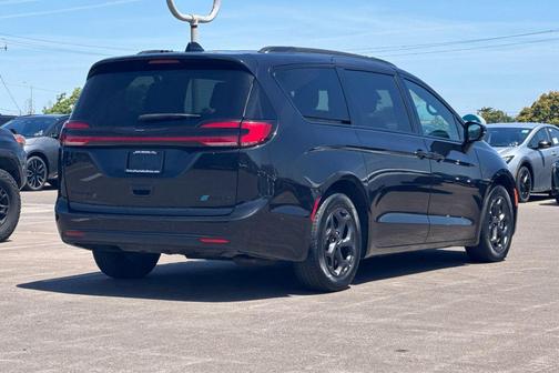 Brilliant Black Crystal Pearlcoat 2024 Chrysler Pacifica Hybrid Premium S Appearance Pkg