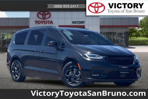 Brilliant Black Crystal Pearlcoat 2024 Chrysler Pacifica Hybrid Premium S Appearance Pkg