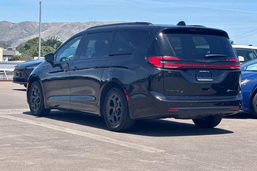 Brilliant Black Crystal Pearlcoat 2024 Chrysler Pacifica Hybrid Premium S Appearance Pkg