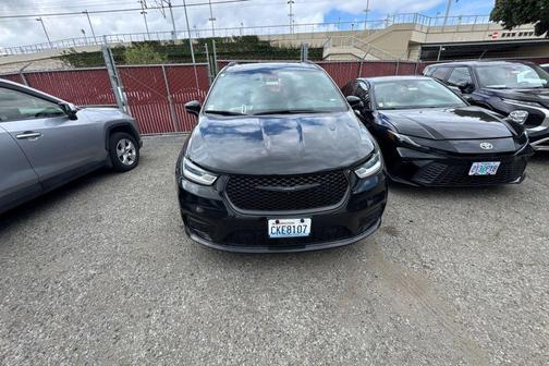 Brilliant Black Crystal Pearlcoat 2024 Chrysler Pacifica Hybrid Premium S Appearance Pkg