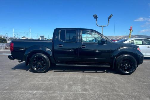 Magnetic Black Pearl 2021 Nissan Frontier SV