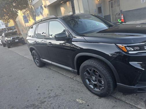 Black Metallic 2025 Honda Pilot TrailSport