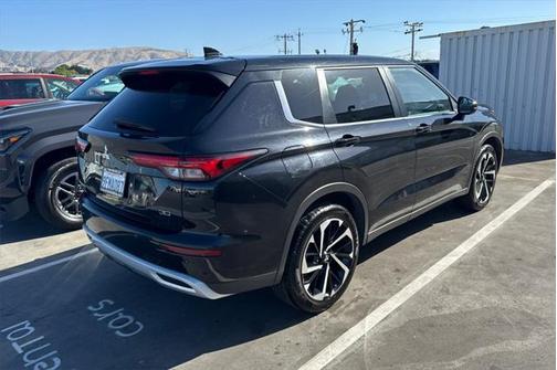 2023 Mitsubishi Outlander SE Special Edition 2WD
