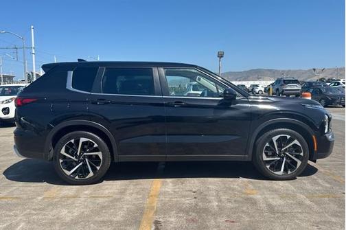 2023 Mitsubishi Outlander SE Special Edition 2WD