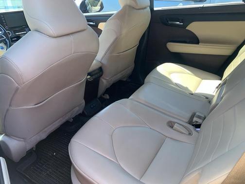 2020 Toyota Highlander Hybrid XLE