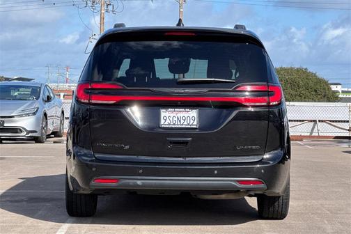 2025 Chrysler Pacifica Limited