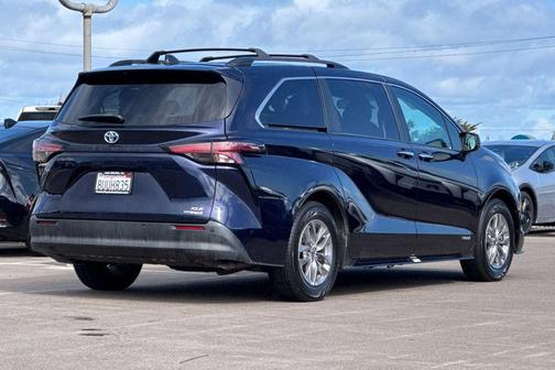 Blueprint 2021 Toyota Sienna XLE 8 Passenger