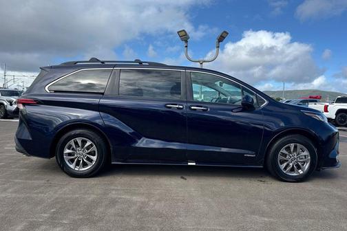 Blueprint 2021 Toyota Sienna XLE 8 Passenger