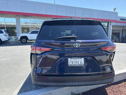 Blueprint 2021 Toyota Sienna XLE 8 Passenger