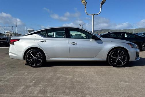 2024 Nissan Altima SR FWD