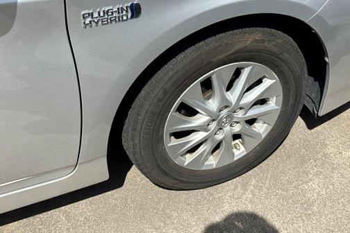 Classic Silver Metallic 2014 Toyota Prius Plug-in Base