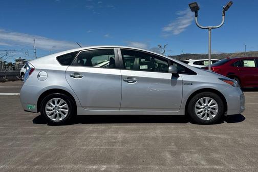 2014 Toyota Prius Plug-in Base