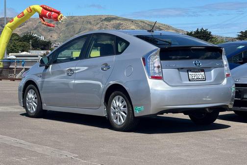 2014 Toyota Prius Plug-in Base