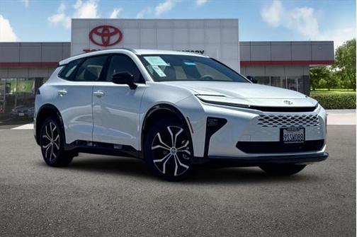 2025 Toyota Crown Signia XLE