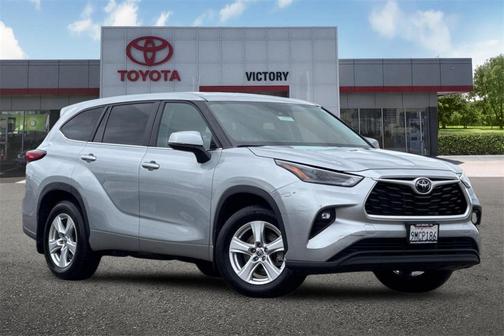 2023 Toyota Highlander LE