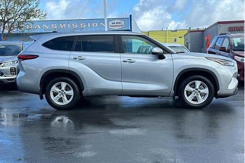 2023 Toyota Highlander LE