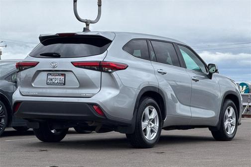 2023 Toyota Highlander LE