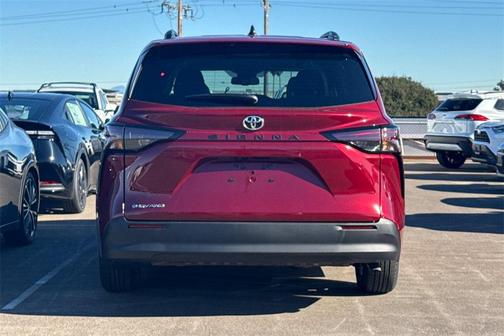 2026 Toyota Sienna LE