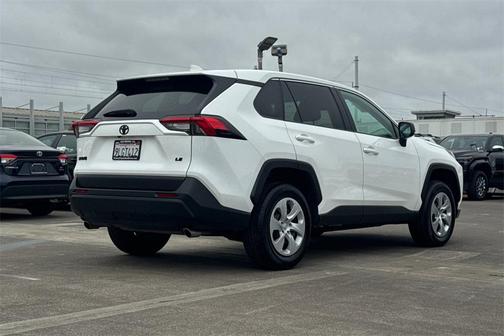 2024 Toyota RAV4 LE