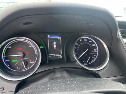 2019 Toyota Camry Hybrid SE