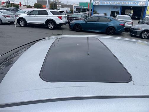 2019 Toyota Camry Hybrid SE