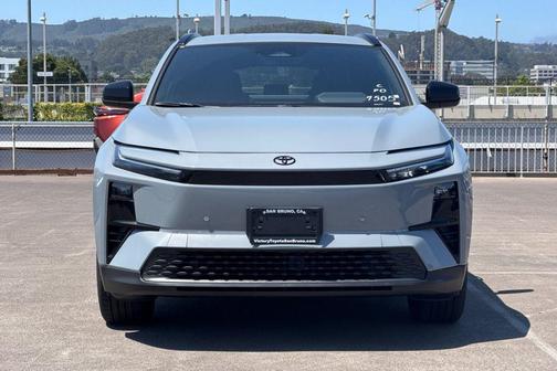 Cement 2026 Toyota C-HR SE