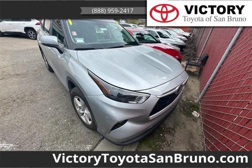 2024 Toyota Highlander LE