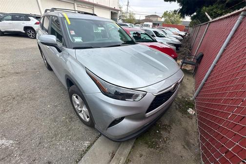 2024 Toyota Highlander LE